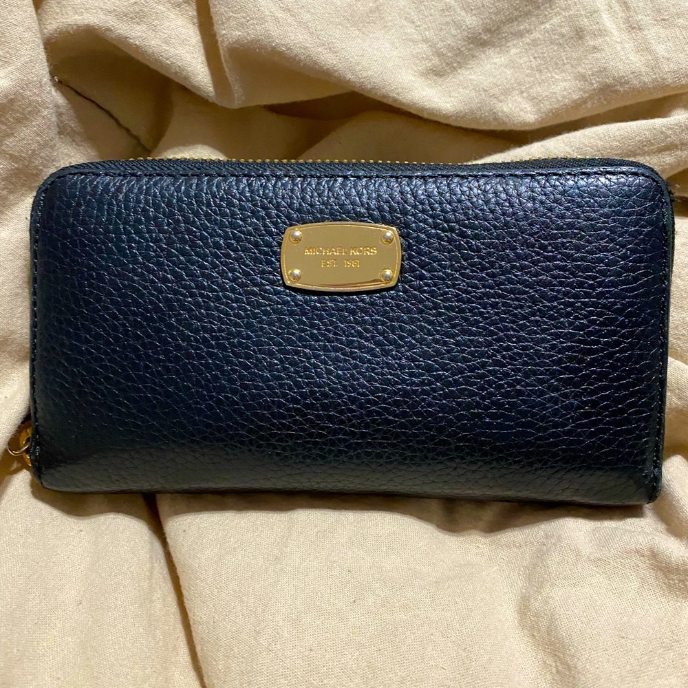 Michael kors wallet